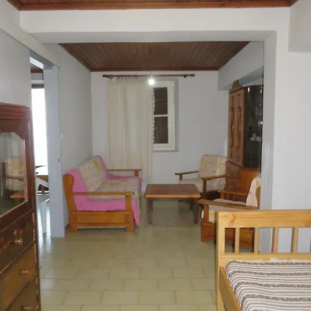 דירה Perigiali House